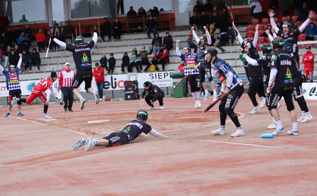KiPalle helpottava avausvoitto Imatralta pitkän kaavan kautta. IPV – KiPa 1-2 (4-3, 0-5, 2-3)