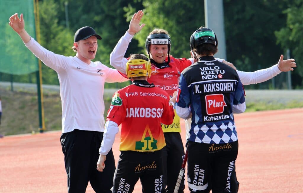 KiPa rallatteli Mansen kumoon kauden parhaalla sisä- ja ulkopelillään. Manse PP-KiPa 0-2 (1-5, 2-4)