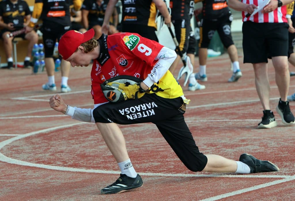 Lassi Vasarainen nousi katkaisemaan KiPan 12 vuoden tappioputken Kouvolassa. KPL-KiPa 1-2k (0-2, 3-0, 1-4k)